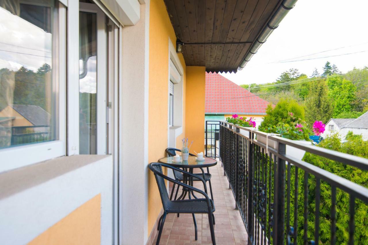 Oeskarszt Apartman Urkut Экстерьер фото