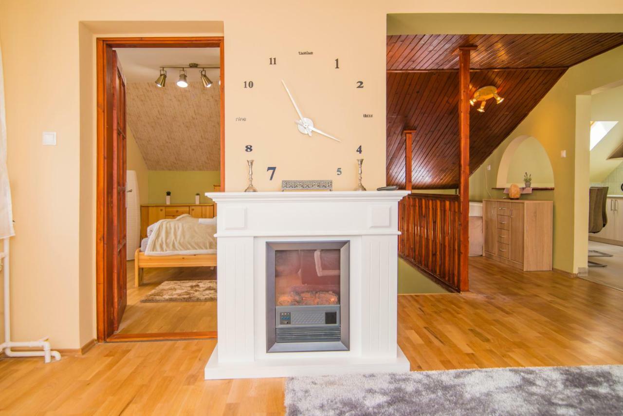 Oeskarszt Apartman Urkut Экстерьер фото